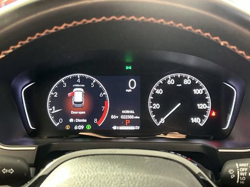 Used 2025 Honda Pilot Sport image 14