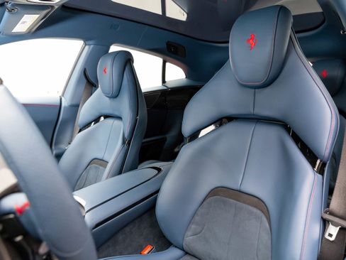 Used 2026 Ferrari Purosangue AWD/4WD image 58