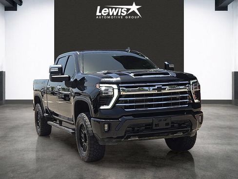 Used 2024 Chevrolet Silverado 3500 LTZ AWD/4WD image 6