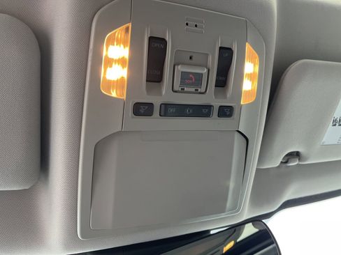 Used 2020 Toyota Highlander XLE image 38