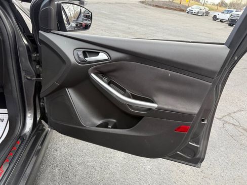 Used 2017 Ford Focus ST FWD image 48
