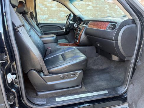 Used 2007 Chevrolet Avalanche LTZ w/ LTZ Preferred Equipment Group image 14