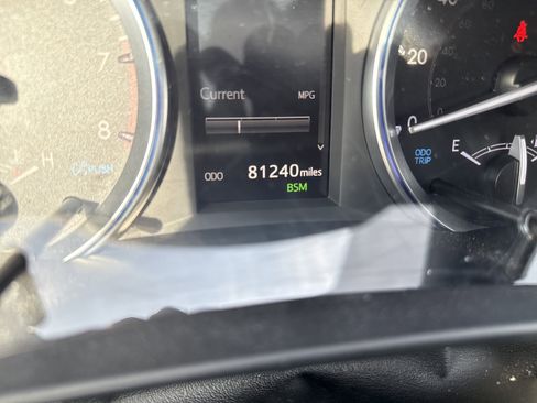 Used 2019 Toyota Highlander XLE image 22