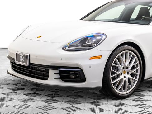 Certified 2018 Porsche Panamera 4S image 35