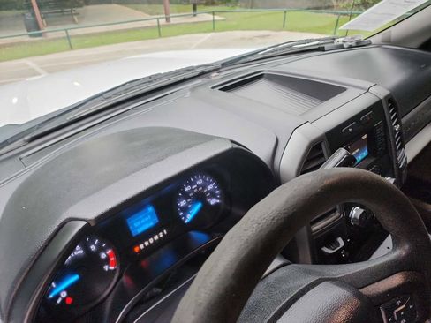 Used 2018 Ford F250 XL w/ Power Equipment Group RWD image 25