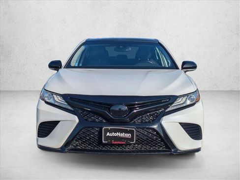 Used 2019 Toyota Camry XSE image 2