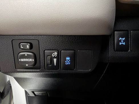 Used 2015 Toyota RAV4 XLE AWD/4WD image 11