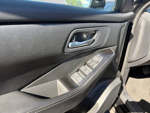 Used 2024 Nissan Rogue SV AWD/4WD image 12