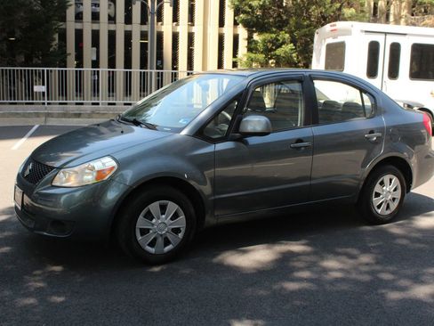 Used 2009 Suzuki SX4 Sedan FWD image 12