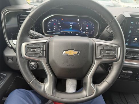 Used 2023 Chevrolet Silverado 1500 LT w/ Convenience Package II AWD/4WD image 13