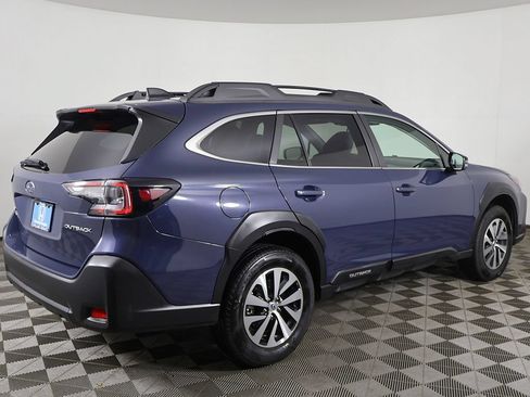 Used 2024 Subaru Outback Premium AWD/4WD image 9