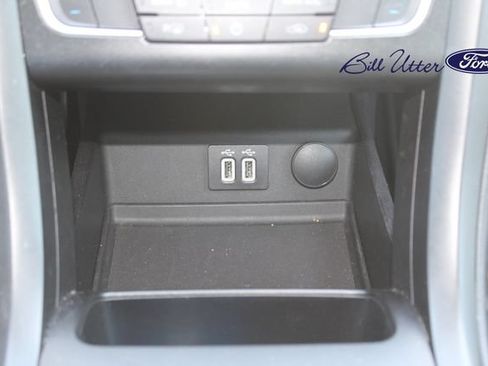 Used 2020 Ford Fusion SE w/ Equipment Group 151A FWD image 16
