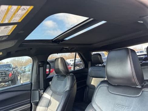 Used 2020 Ford Explorer ST w/ ST Street Pack image 13