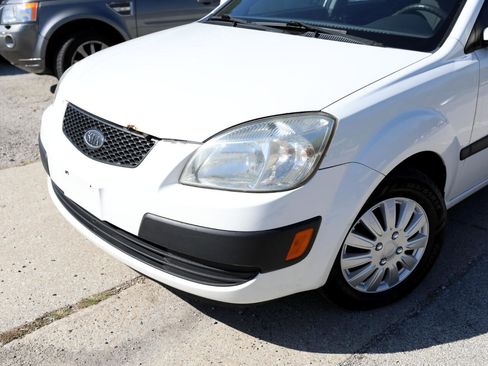 Used 2008 Kia Rio5 LX w/ PWR Pkg image 2