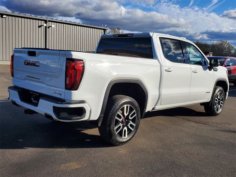 Used 2021 GMC Sierra 1500 AT4 w/ Off-Road Performance Package image 5