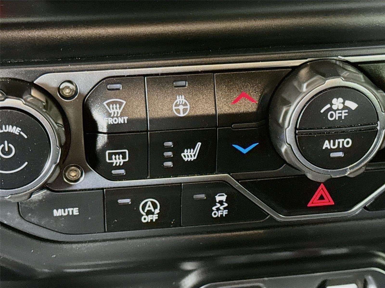 Used 2019 Jeep Wrangler Unlimited Rubicon w/ Dual Top Group AWD/4WD image 23