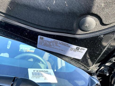 Used 2025 Chevrolet Equinox LT w/ Safety and Technology Package image 30