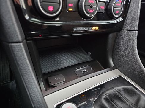 Used 2021 Volkswagen Passat 2.0T SE image 36