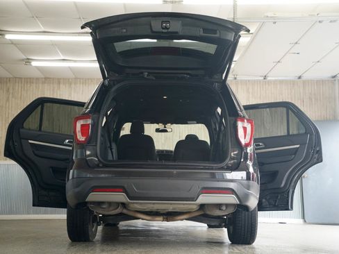 Used 2019 Ford Explorer XLT w/ Equipment Group 201A AWD/4WD image 43