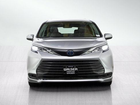 Used 2021 Toyota Sienna LE FWD image 8