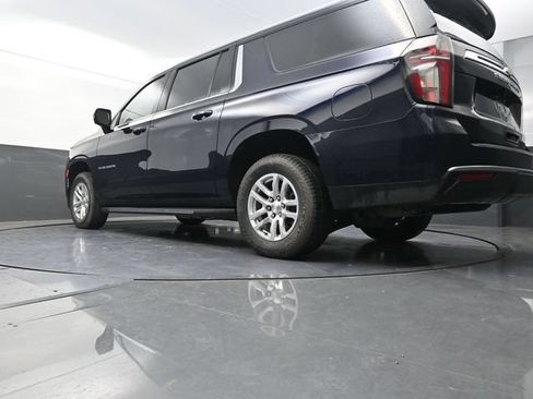 Used 2022 Chevrolet Suburban LT AWD/4WD image 36