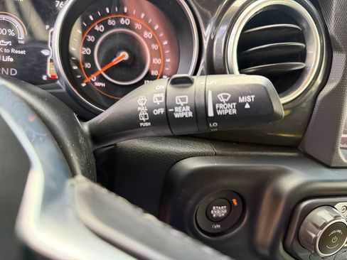 Used 2020 Jeep Wrangler Unlimited Sahara AWD/4WD image 38