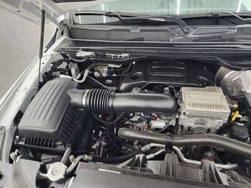 Used 2024 RAM 1500 Laramie image 18