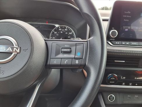 Used 2023 Nissan Rogue SV image 10