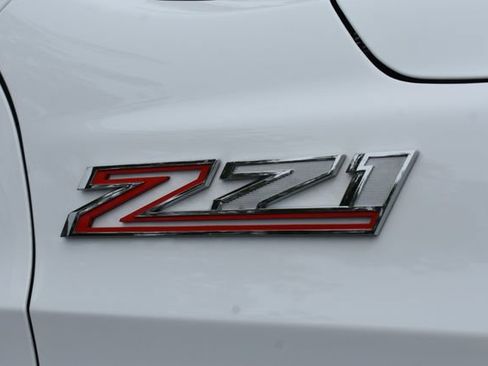Used 2023 Chevrolet Tahoe Z71 w/ Luxury Package AWD/4WD image 13