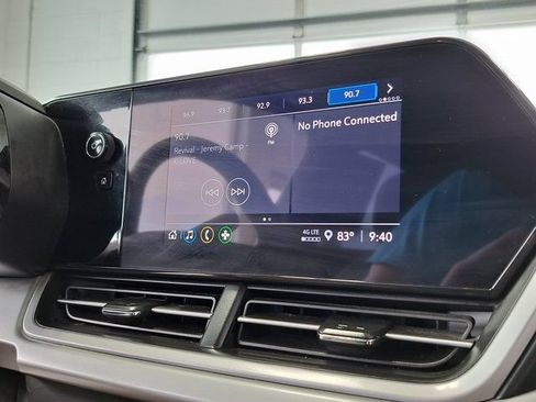 Used 2024 Chevrolet Trax LS w/ LS Convenience Package FWD image 13