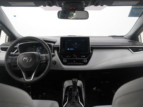 Used 2024 Toyota Corolla SE w/ SE Package image 13