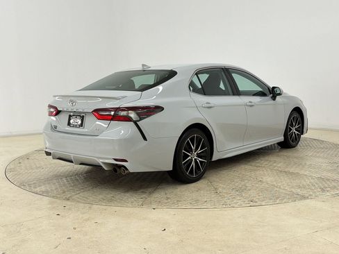 Used 2023 Toyota Camry SE FWD image 9
