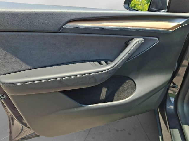 Used 2024 Tesla Model Y Long Range AWD/4WD image 14
