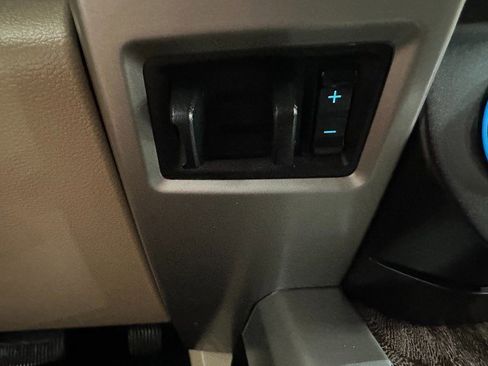 Used 2017 Ford F350 Lariat w/ FX4 Off-Road Package image 63