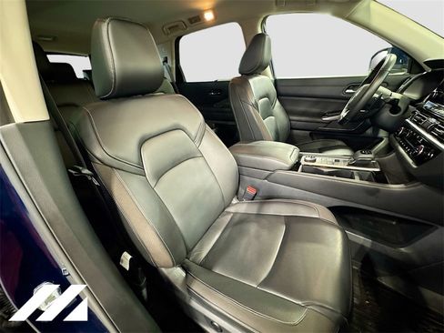 Used 2024 Nissan Pathfinder SL image 31