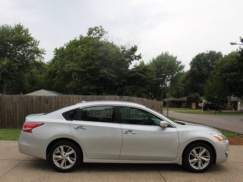 Used 2013 Nissan Altima 2.5 SV FWD image 10