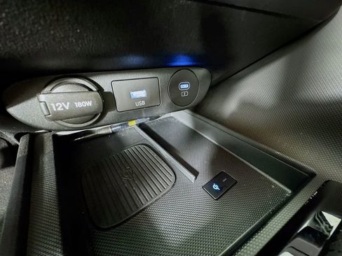 Certified 2025 Hyundai Elantra Sport image 33