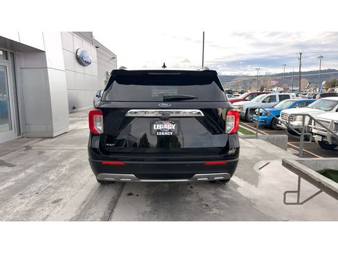 Used 2020 Ford Explorer XLT w/ Equipment Group 202A image 4