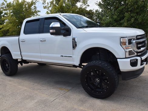 Used 2021 Ford F250 Platinum w/ FX4 Off-Road Package AWD/4WD image 4