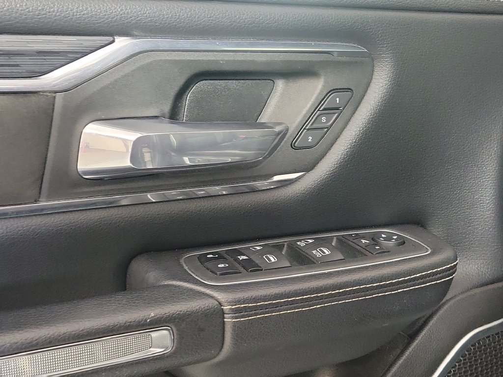 Used 2024 RAM 1500 Laramie AWD/4WD image 16