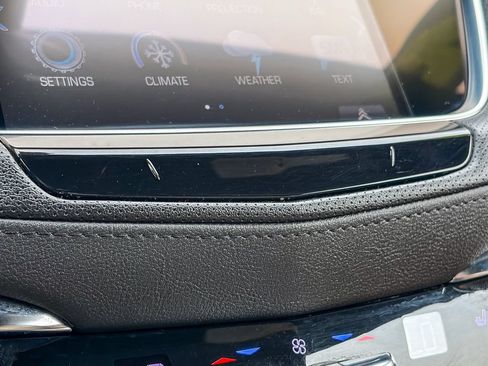 Used 2019 Cadillac XT5 Luxury FWD image 25