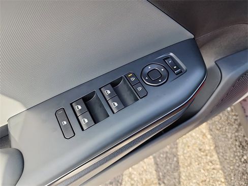 New 2025 Kia K4 LXS image 10