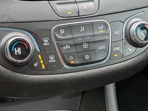 Used 2022 Chevrolet Malibu LT image 12