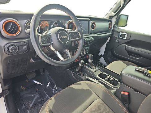 Used 2023 Jeep Gladiator Mojave w/ Cold Weather Group AWD/4WD image 13