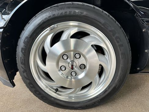 Used 1996 Chevrolet Corvette Coupe image 16