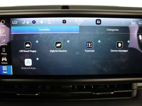 Used 2025 Jeep Wrangler Unlimited Sahara w/ Safety Group AWD/4WD image 4