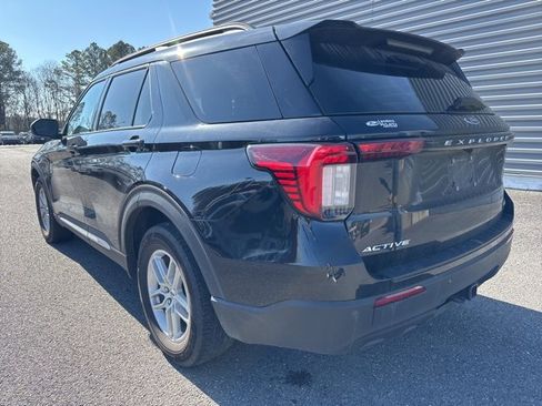 Used 2025 Ford Explorer Active image 7