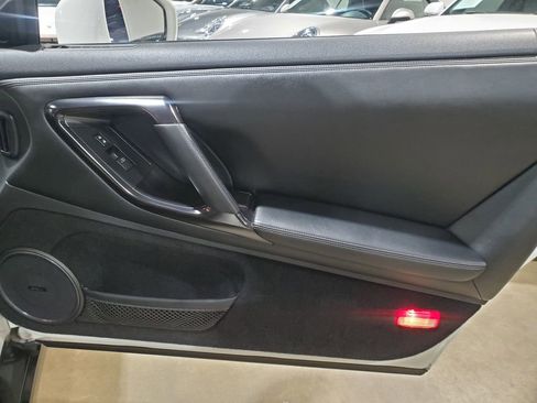 Used 2013 Nissan GT-R Premium image 16