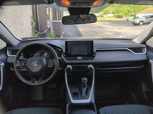 Used 2020 Toyota RAV4 XLE w/ Convenience Package AWD/4WD image 9