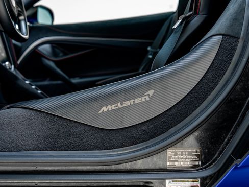 Used 2024 McLaren 750S Spider RWD image 44